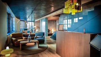 Lobby-Lounge