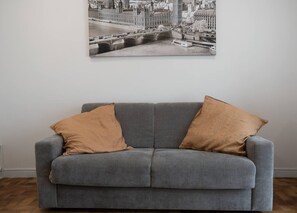 TV - Central apartment sabrixhouse (Napoli)