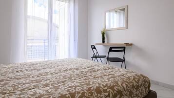 2 Schlafzimmer, BĂŒgeleisen/BĂŒgelbrett, WLAN, BettwĂ€sche