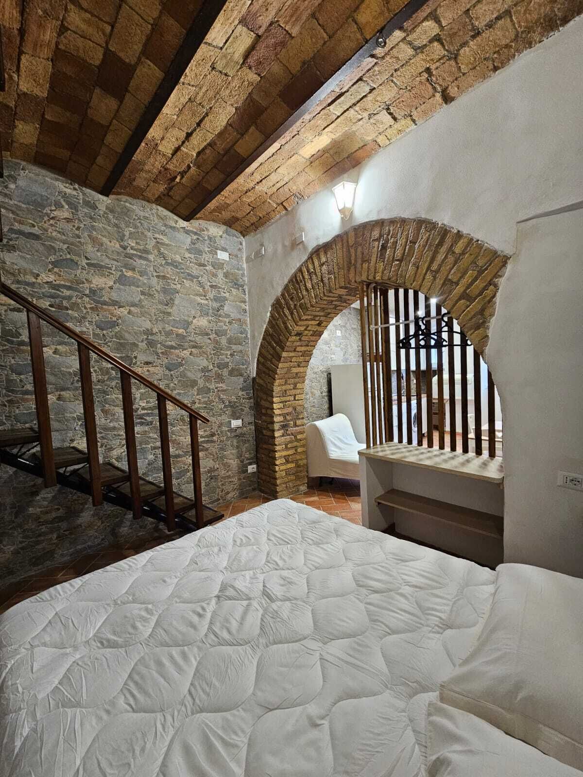 1 soveværelse, skrivebord, strygejern/strygebræt, weekendseng