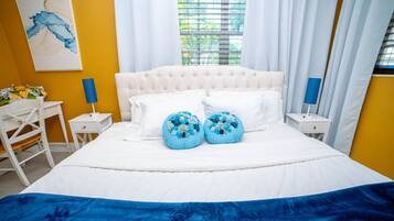 3 bedrooms, desk, iron/ironing board, travel crib