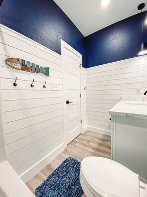 タオル、石鹸、トイレットペーパー