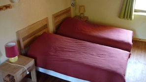 2 bedrooms, desk, iron/ironing board, travel cot