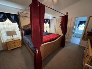 4 bedrooms, iron/ironing board, WiFi, bed sheets