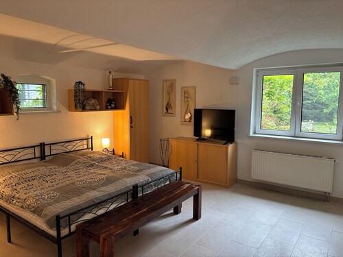 Cozy vacation apartment opposite Ammelshain Castle