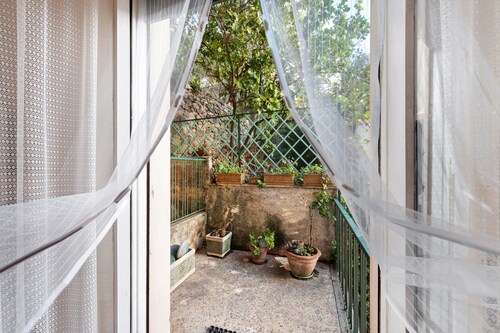 Apartment 'Beach Next To 5 Terre' with Sea View, Shared Terrace and Balcony