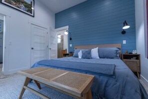 4 bedrooms, desk, iron/ironing board, travel crib