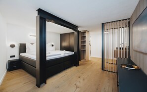 2 bedrooms, travel crib, WiFi, bed sheets