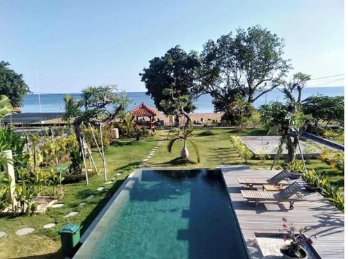 Beachfront Apartment. Natural, peaceful, relaxed