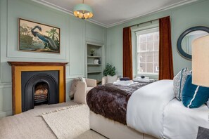 3 chambres, fer et planche à repasser, Wi-Fi, draps fournis