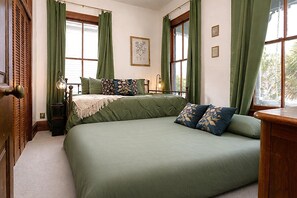 2 bedrooms, travel cot, free WiFi, bed sheets