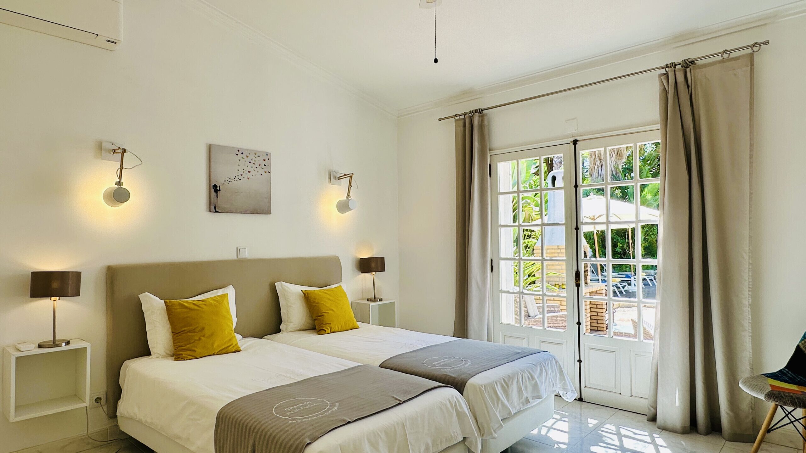 4 bedrooms, iron/ironing board, free WiFi, bed sheets