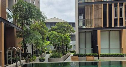Modern 1BR Condo - Garden View - Fast Wi-Fi