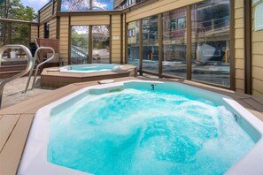 Indoor spa tub