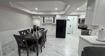 Luxury House Perfect location-3BR Sterling Heights