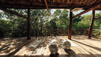 Deep-tissue massages, massages