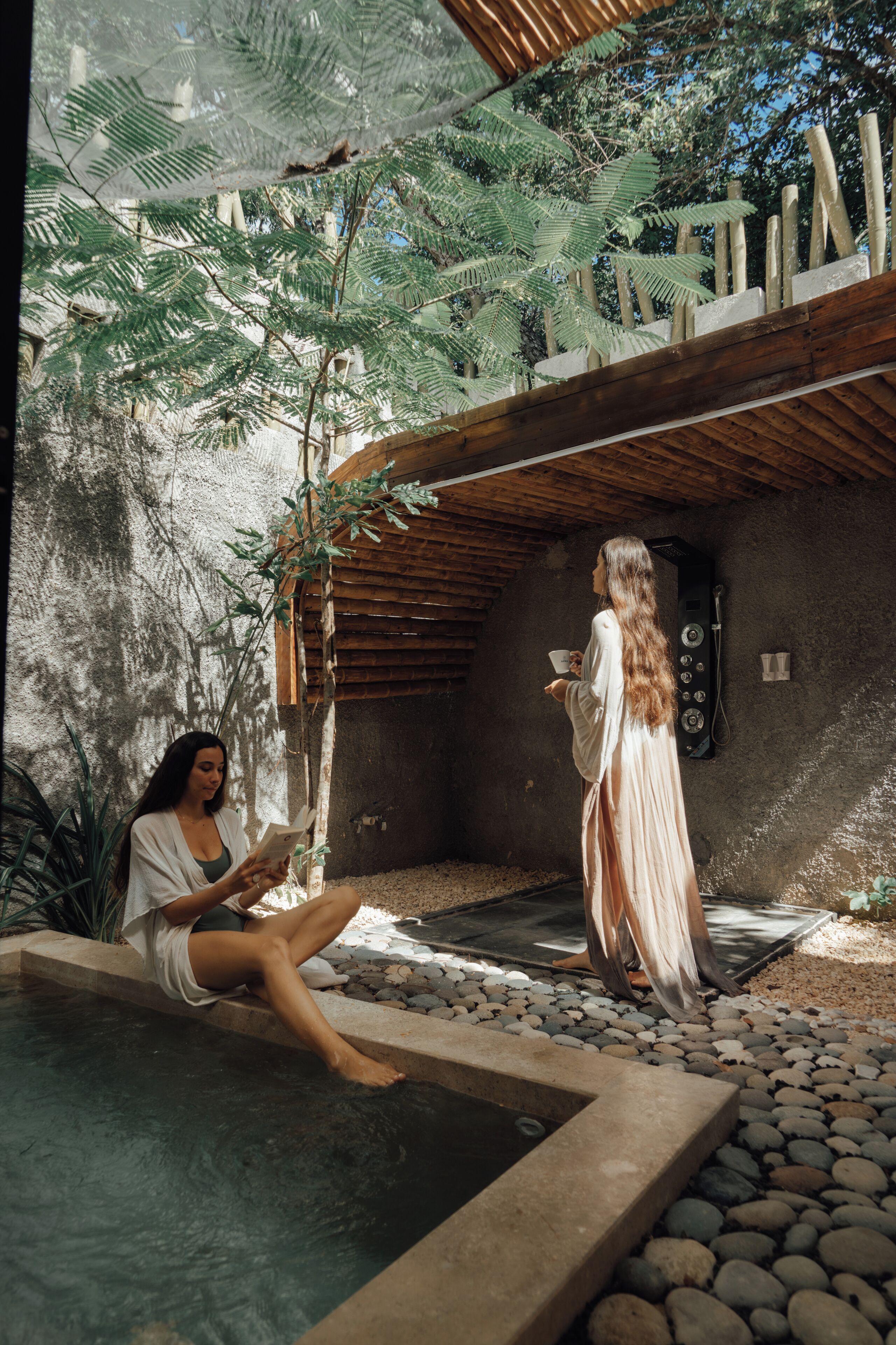 Vila luxo, vista para a piscina | Banheiro | Chuveiro, chuveiro com efeito de chuva, secador de cabelo 