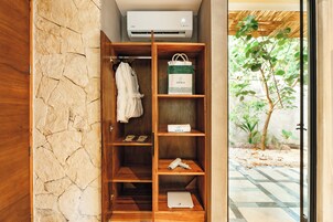 Deluxe Villa, Garden View | Bathroom | Shower, rainfall showerhead, hair dryer, bathrobes