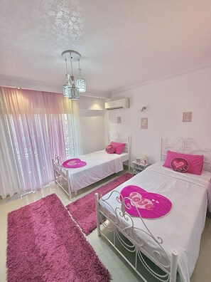 3 chambres, fer et planche Ă repasser, Wi-Fi, draps fournis