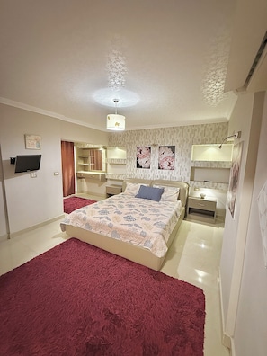 3 室のベッドルーム、アイロン / アイロン台、WiFi、ベッドシーツ