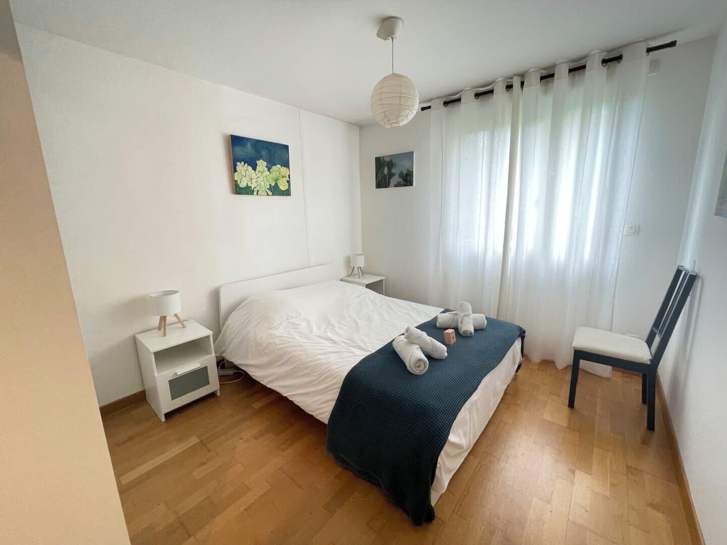 2 chambres, fer et planche à repasser, Wi-Fi, draps fournis