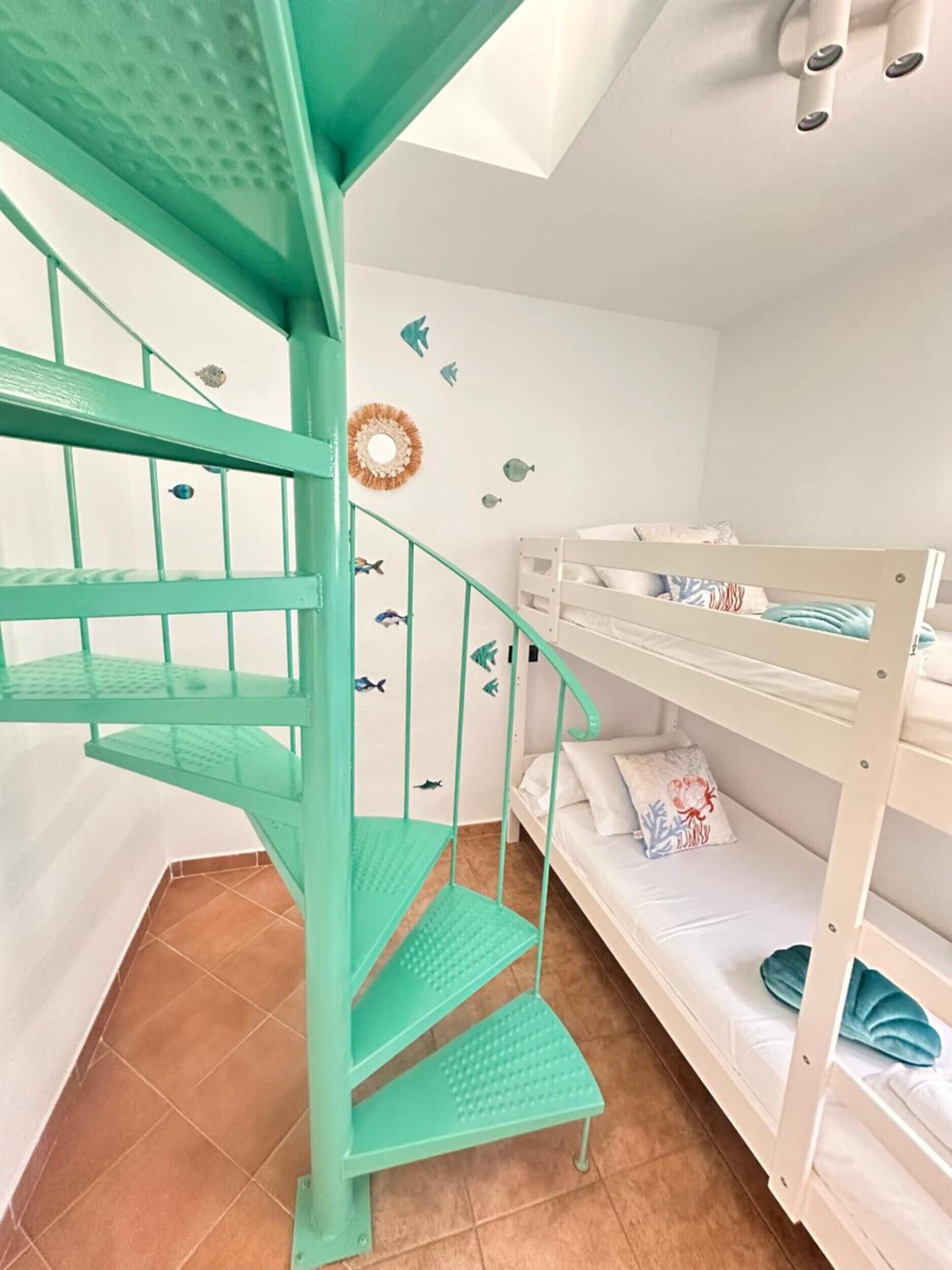 3 chambres, fer et planche à repasser, Wi-Fi, draps fournis