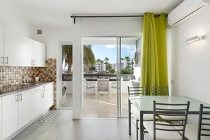 Interior - Vacation Apartment 'Nice  1210 in Central Area' with Sea View, Wi-Fi and Air Conditioning (Maspalomas)