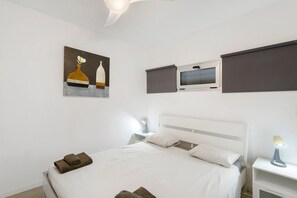 1 habitación, tabla de planchar con plancha, wifi y ropa de cama 