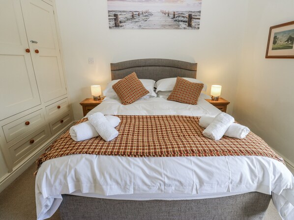 2 bedrooms, individually decorated, individually furnished, free WiFi - Centenary Cottage (Skipton)