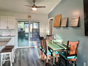 Dining - 4 For Fore! (Sebring)