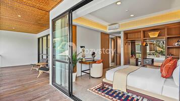 Vila, 4 quartos, vista para a piscina | Escrivaninha, espaço de trabalho para notebook, Wi-Fi de cortesia