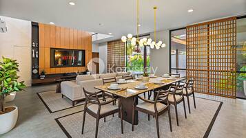 Villa, 4 Bedrooms, Pool View | Dining room