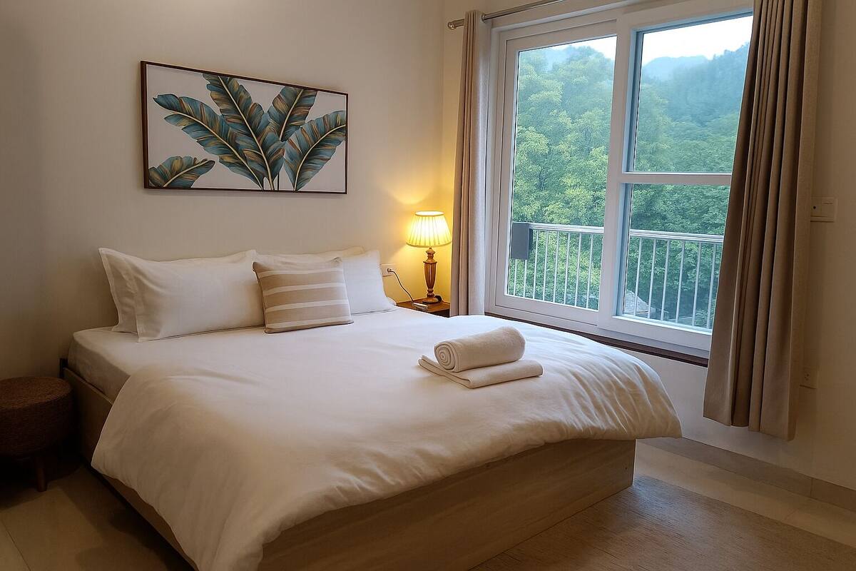 Superior Double Room, Balcony, Mountain View | WiFi (free), bed sheets
