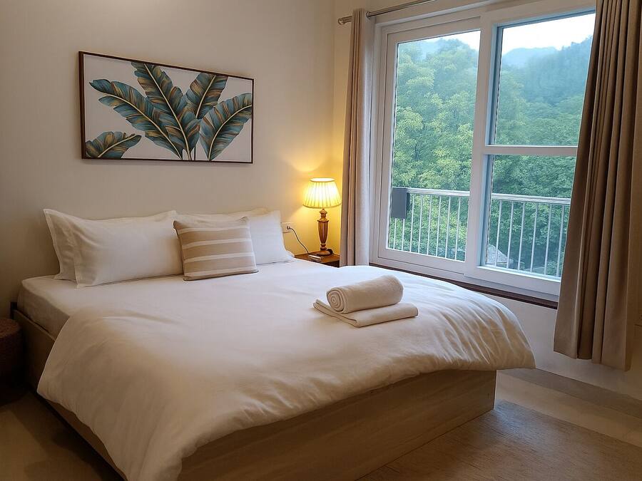 Quarto casal superior, sacada, vista para a montanha | Wi-Fi de cortesia