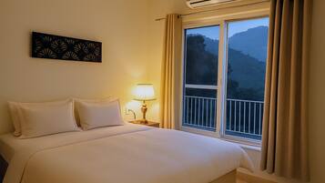 Superior Double Room, Balcony, Mountain View | Free WiFi