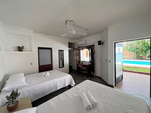 Desk, laptop workspace, iron/ironing board, free WiFi - Lifestyle Hotel Juquilita (Puerto Escondido)