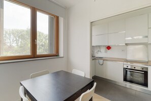 Refrigerador, horno, parrilla de estufa y lavavajillas 