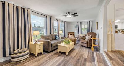 Boater and Fisherman's Paradise. Bring your boat, bring your dog, and enjoy!