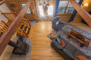 テレビ、テレビゲーム、DVD プレーヤー、テーブルサッカー台