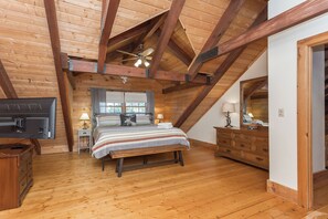 5 bedrooms, free WiFi, bed sheets - Beautiful 5-Bedroom Cabin Heart of Massanutten - NEW!! (McGaheysville)