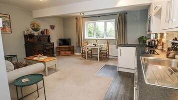 Cookware/dishes/utensils