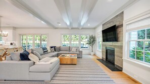 Smart-TV, peis og stereoanlegg