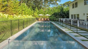 Et oppvarmet basseng