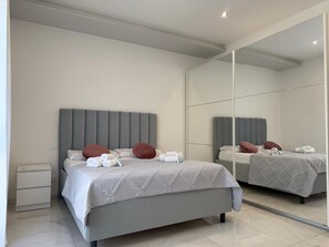 2 chambres, fer et planche à repasser, Wi-Fi, draps fournis