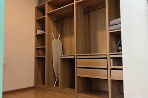 Tabla de planchar con plancha