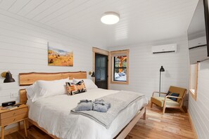 2 bedrooms, free WiFi, bed sheets, wheelchair access