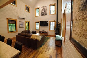 Smart-TV, Kamin, Videospiele