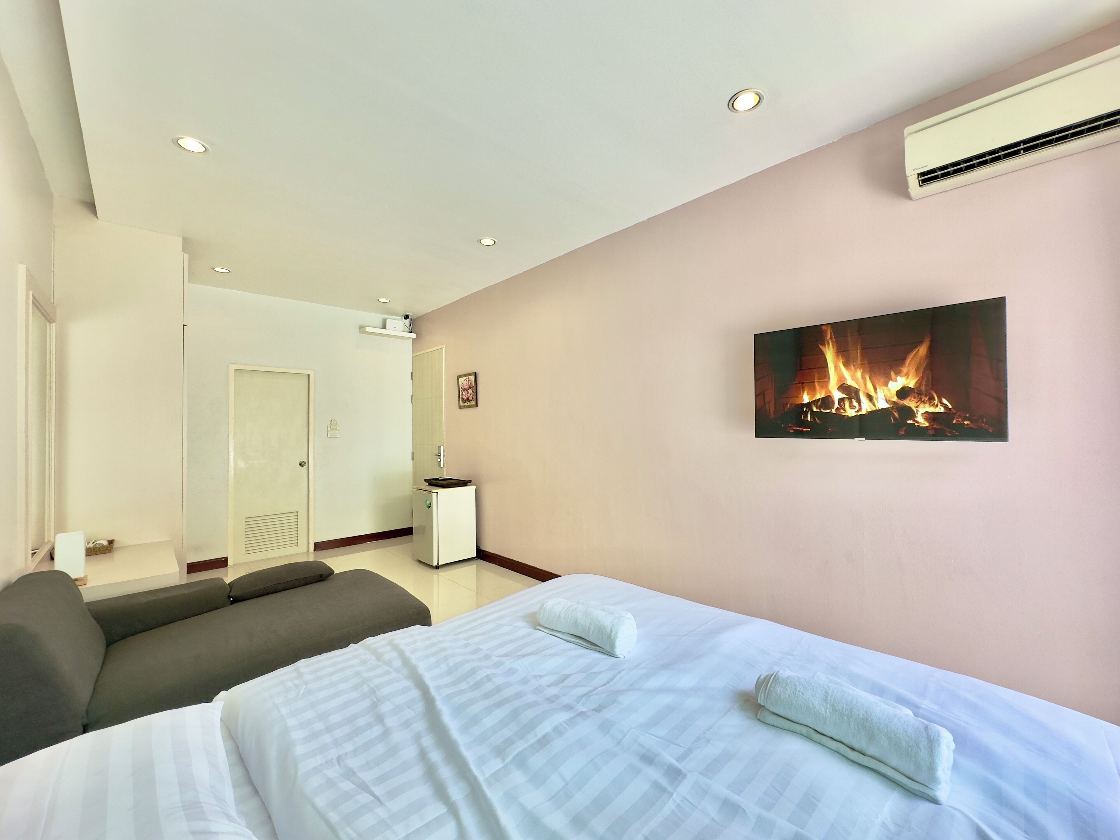 高級雙人房 | 迷你吧、獨特設計、獨特裝修、免費 Wi-Fi