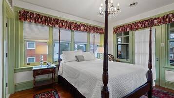 8 bedrooms, iron/ironing board, free WiFi, bed sheets