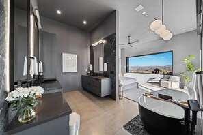 4 室のベッドルーム、インターネット、ベッドシーツ